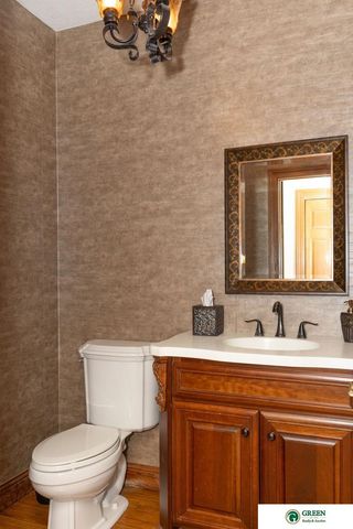 1606 Colonial Drive, York, NE 68467