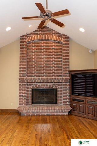 1606 Colonial Drive, York, NE 68467