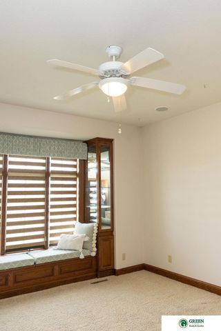 1606 Colonial Drive, York, NE 68467