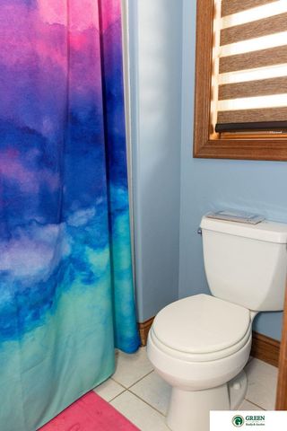 1606 Colonial Drive, York, NE 68467