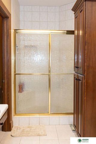 1606 Colonial Drive, York, NE 68467