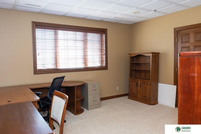 1606 Colonial Drive, York, NE 68467