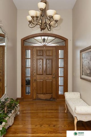 1606 Colonial Drive, York, NE 68467