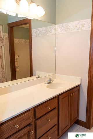 1606 Colonial Drive, York, NE 68467