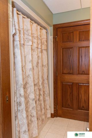 1606 Colonial Drive, York, NE 68467