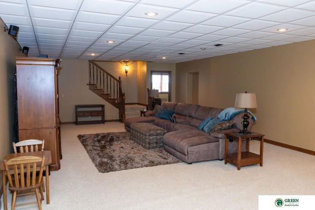 1606 Colonial Drive, York, NE 68467