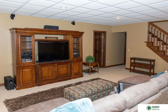 1606 Colonial Drive, York, NE 68467