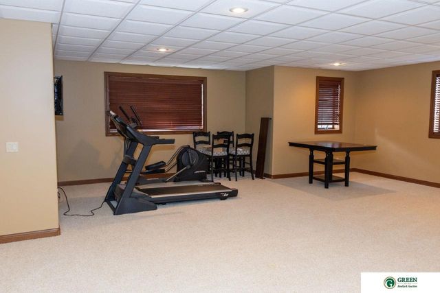 1606 Colonial Drive, York, NE 68467