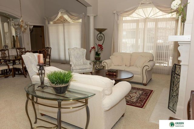 1606 Colonial Drive, York, NE 68467