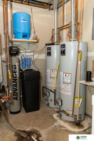 1606 Colonial Drive, York, NE 68467