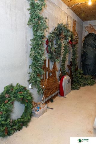 1606 Colonial Drive, York, NE 68467