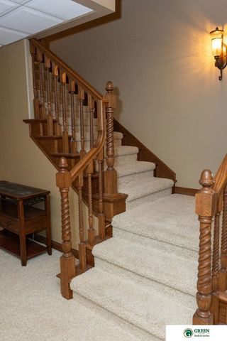 1606 Colonial Drive, York, NE 68467