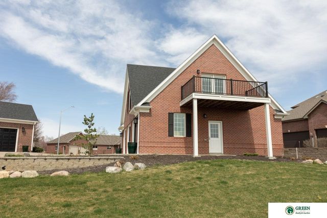 1606 Colonial Drive, York, NE 68467