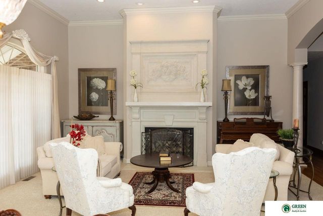 1606 Colonial Drive, York, NE 68467