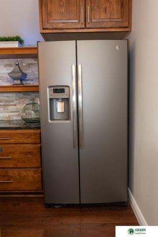 1606 Colonial Drive, York, NE 68467