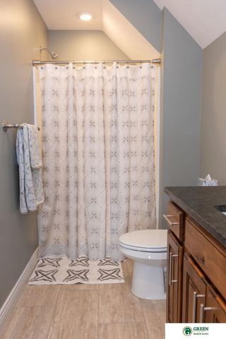 1606 Colonial Drive, York, NE 68467