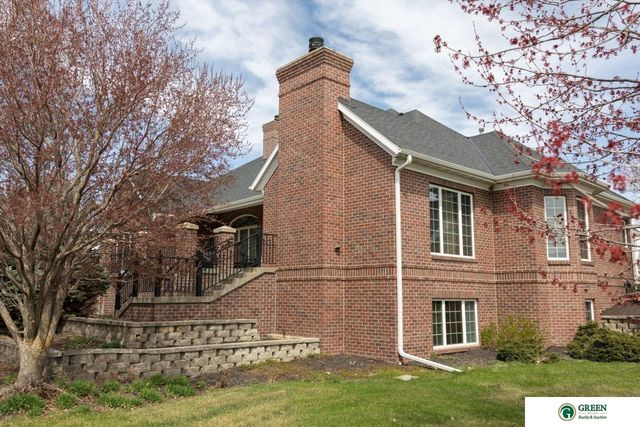 1606 Colonial Drive, York, NE 68467