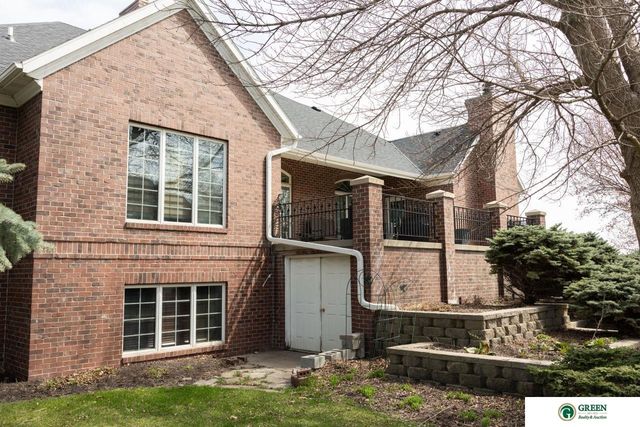 1606 Colonial Drive, York, NE 68467