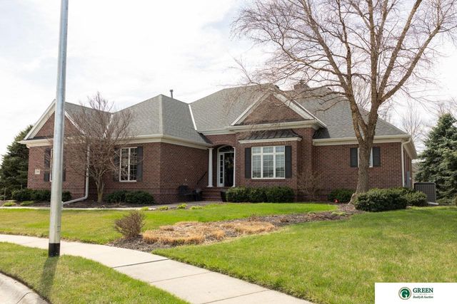 1606 Colonial Drive, York, NE 68467