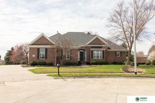 1606 Colonial Drive, York, NE 68467
