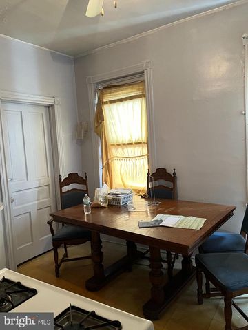 5548 N LAWRENCE ST, Philadelphia, PA 19120