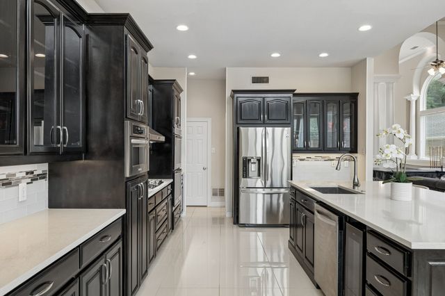 904 Lahinch Circle, Richardson, TX 75081