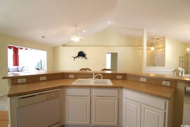 172 Collins Glen Dr., Murrells Inlet, SC 29576