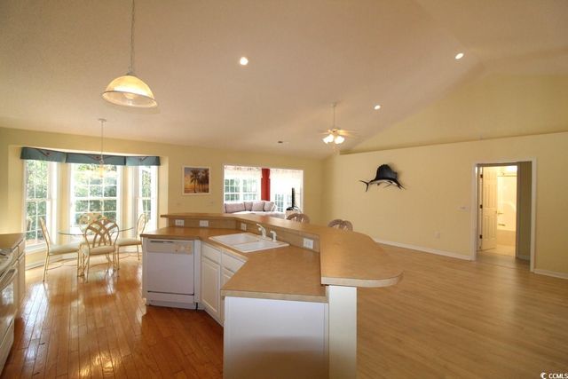 172 Collins Glen Dr., Murrells Inlet, SC 29576