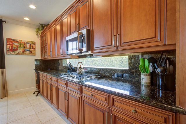 4040 NE 25th Avenue, Lighthouse Point, FL 33064