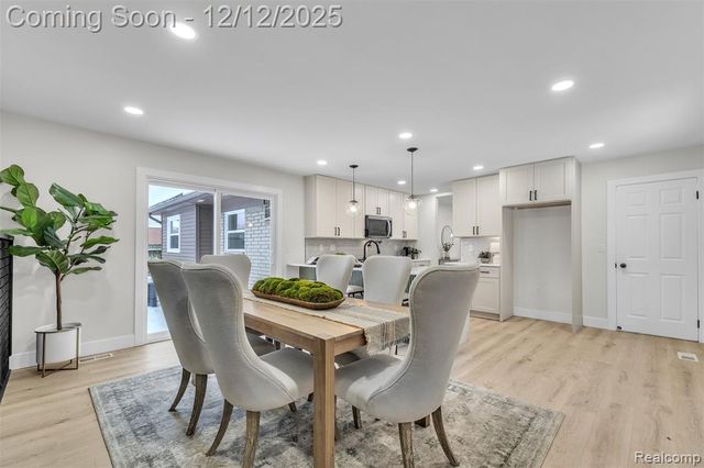 39266 Dover Street, Livonia, MI 48150