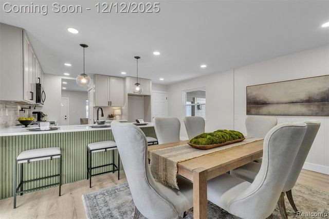 39266 Dover Street, Livonia, MI 48150