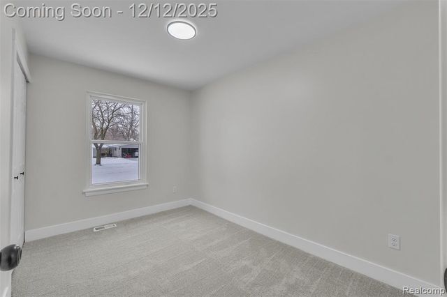 39266 Dover Street, Livonia, MI 48150