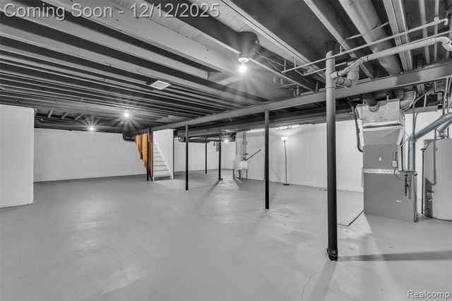 39266 Dover Street, Livonia, MI 48150