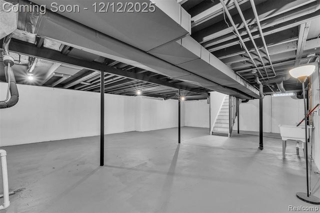 39266 Dover Street, Livonia, MI 48150