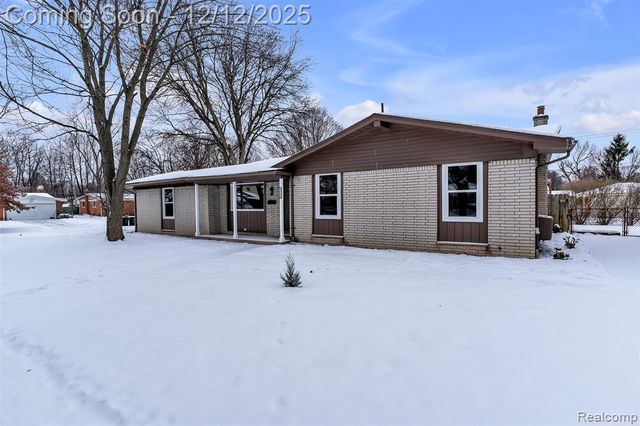 39266 Dover Street, Livonia, MI 48150