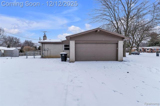 39266 Dover Street, Livonia, MI 48150