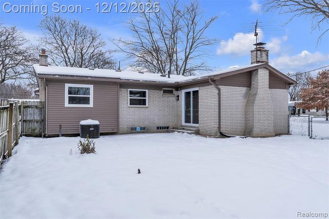 39266 Dover Street, Livonia, MI 48150