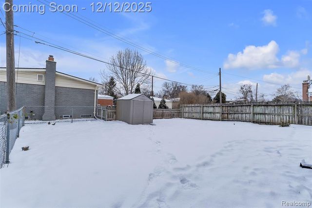 39266 Dover Street, Livonia, MI 48150