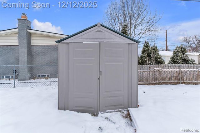 39266 Dover Street, Livonia, MI 48150