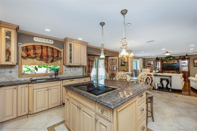 164 Pace Drive S, West Islip, NY 11795
