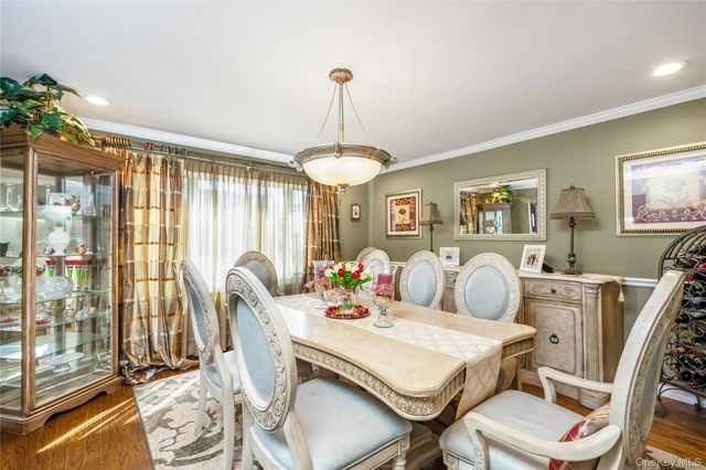 164 Pace Drive S, West Islip, NY 11795