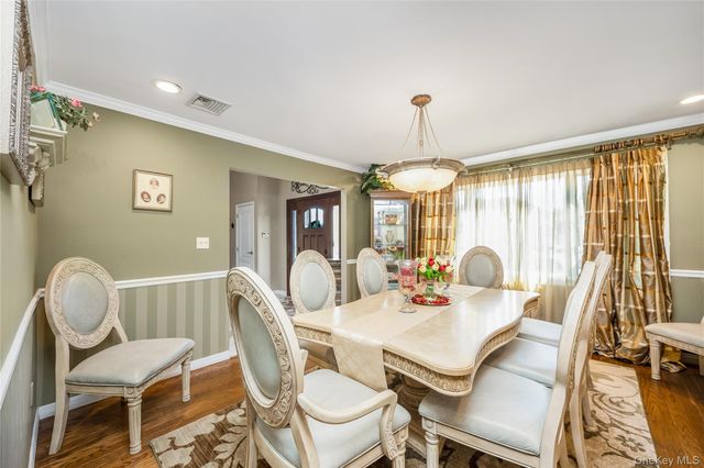 164 Pace Drive S, West Islip, NY 11795