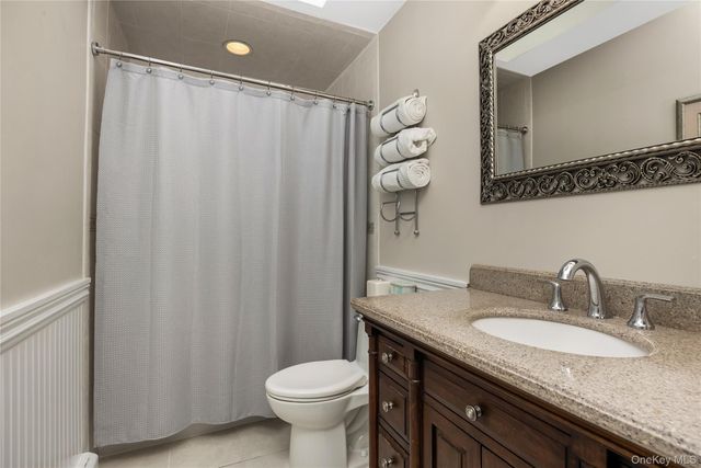 164 Pace Drive S, West Islip, NY 11795