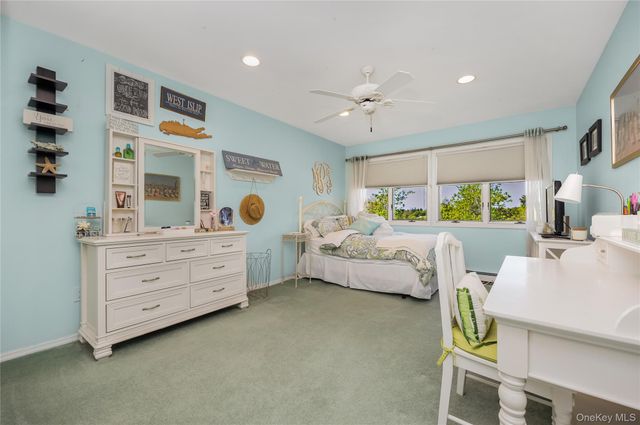 164 Pace Drive S, West Islip, NY 11795