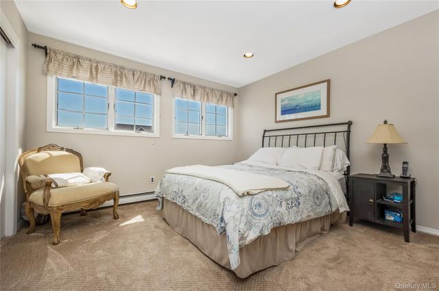 164 Pace Drive S, West Islip, NY 11795