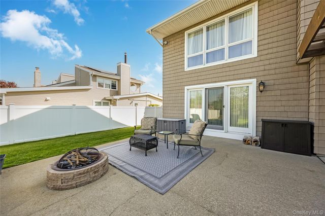 164 Pace Drive S, West Islip, NY 11795