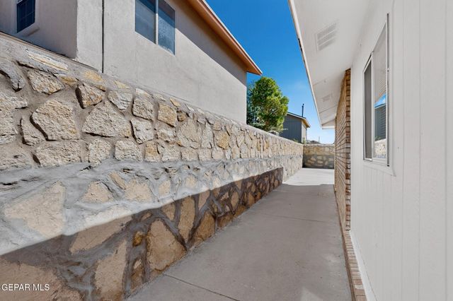 3320 CATHERINE ANN Drive, El Paso, TX 79936