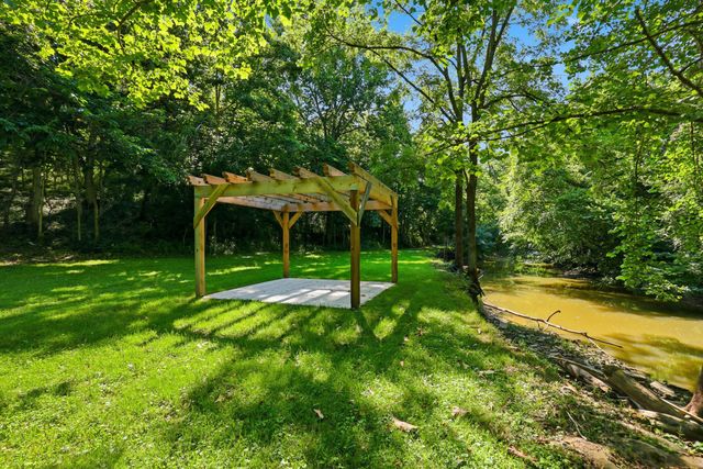 2250 Willisburg Lane, Lawrenceburg, KY 40342