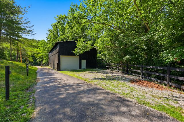 2250 Willisburg Lane, Lawrenceburg, KY 40342