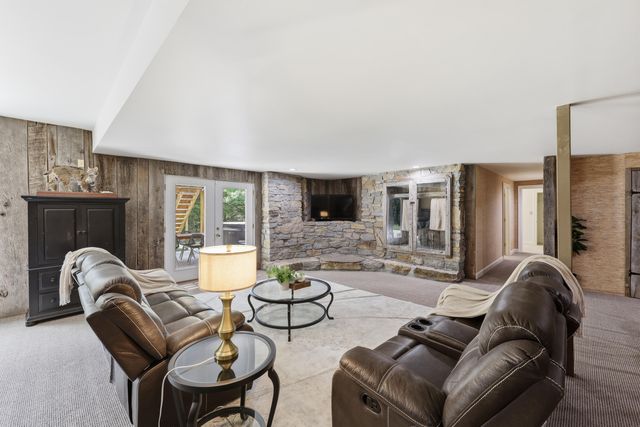 2250 Willisburg Lane, Lawrenceburg, KY 40342